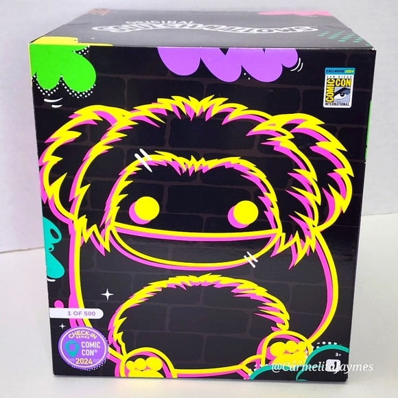 JOELLE💡🐾 SDCC Blacklight Green Bigfoot Collectors Box Set 1 in 500 w light NIB - Picture 4 of 10